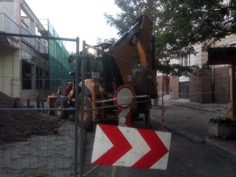 Nehéz innen a bejutás még gyalog is...